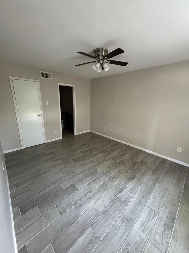 Building Photo - 8787 Brae Acres Rd