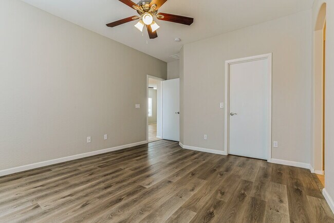 Building Photo - 10746 E Lomita Ave