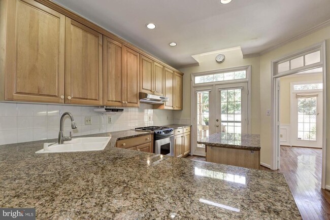 Building Photo - 2905 Gretna Pl