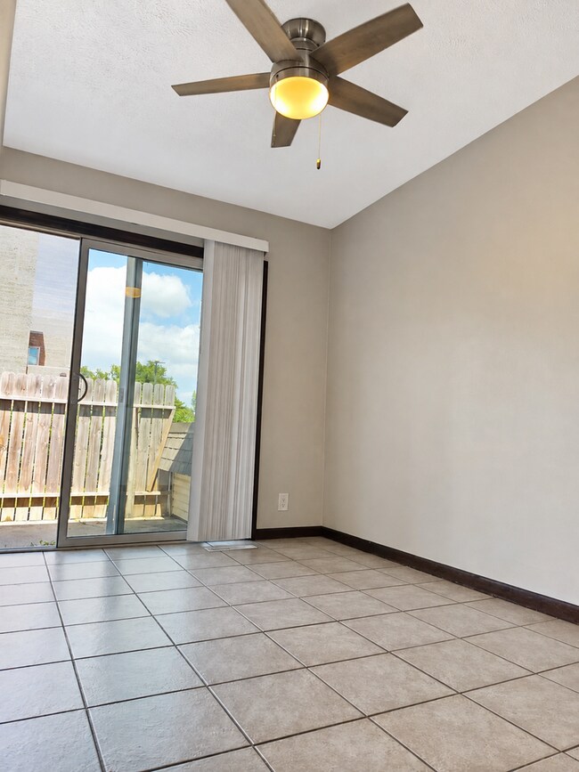 Building Photo - 7401 Ames Cir