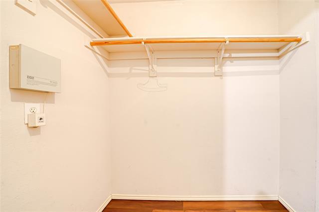 Building Photo - 3946 Brandon Park Dr