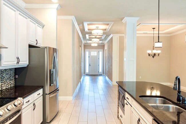 Building Photo - Vibrant 4/3 home in Longleaf!