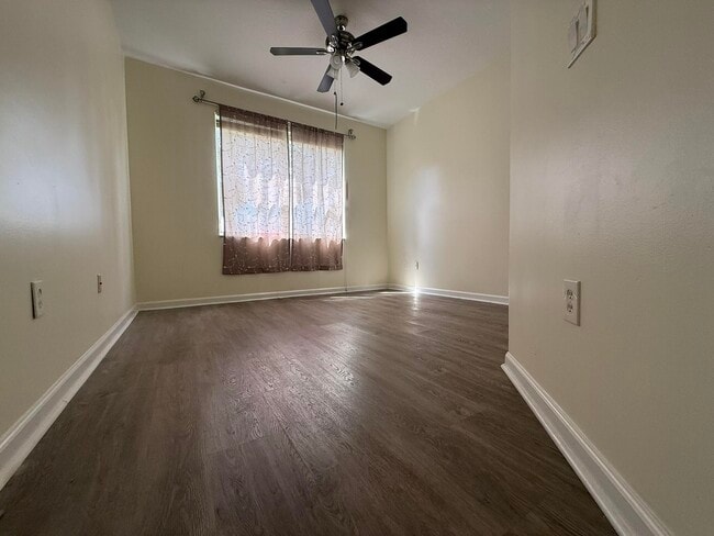 Building Photo - 2793 Shaughnessy Dr