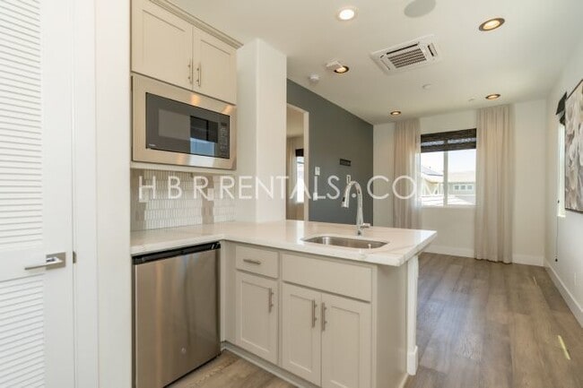 Building Photo - Welcome to your new casita in Tracy, CA! +...