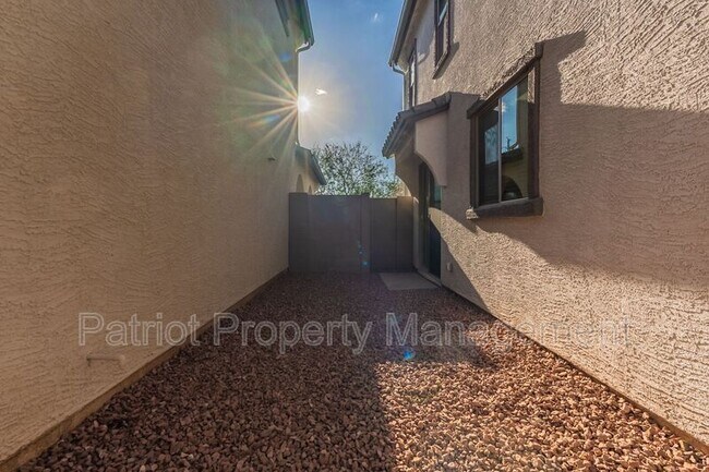Building Photo - 5821 W Pueblo Ave