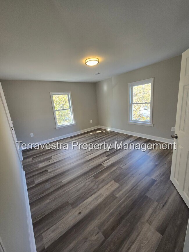 Building Photo - 209 N 3rd St