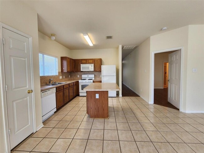 Building Photo - 21823 Grassy Hill Ln