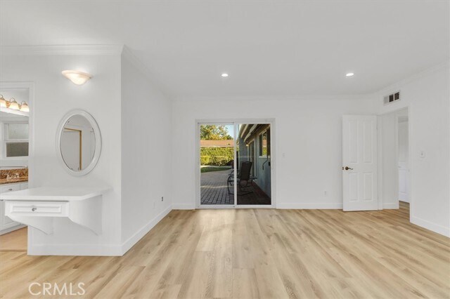 Building Photo - 8201 Clemens Ave