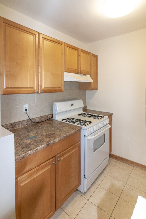 Building Photo - 140 Grove St