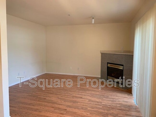 Building Photo - 15815 Admiralty Way