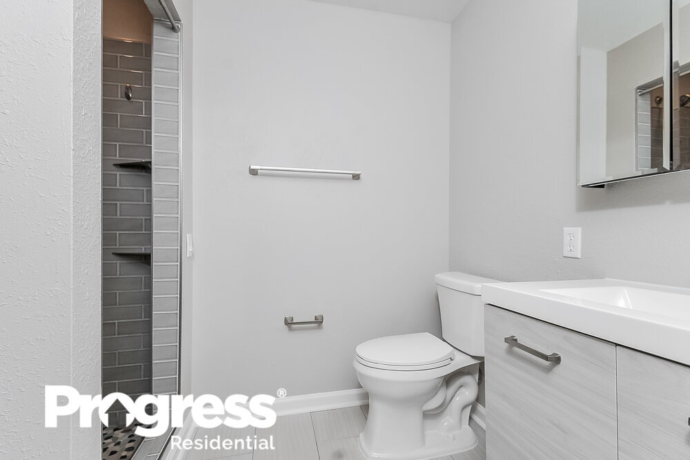 Building Photo - 12420 Dawn Vista Dr