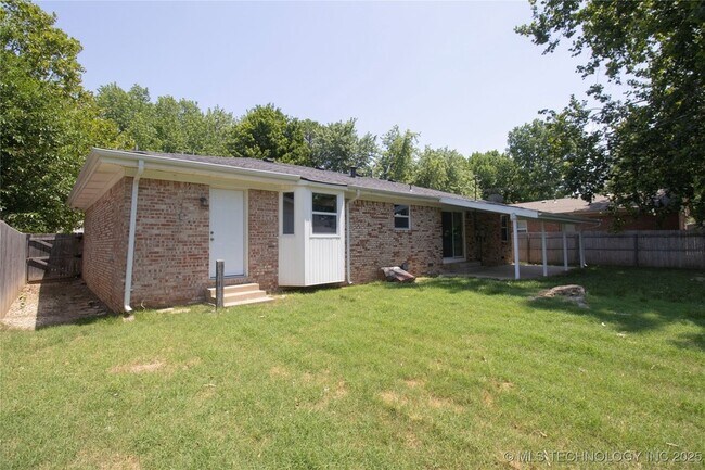 Building Photo - 5678 S Yorktown Pl
