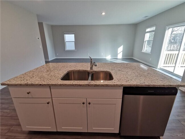 Building Photo - 4616 Waxwing St