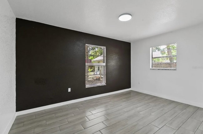 Building Photo - 1706 E Poinsettia Ave
