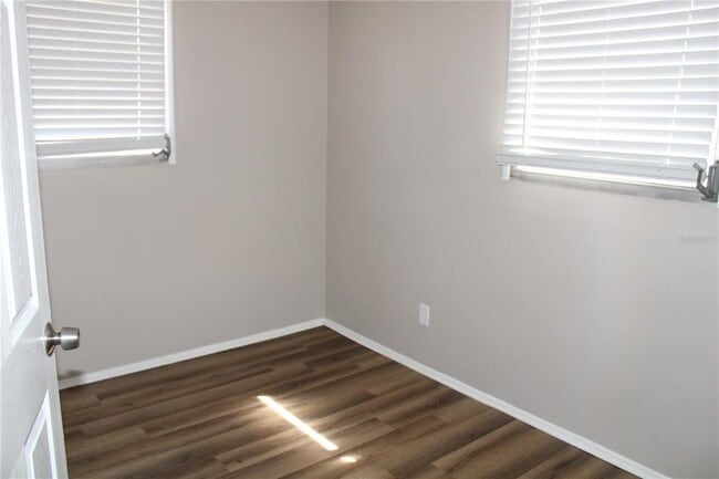 Building Photo - 10512 121st Ave