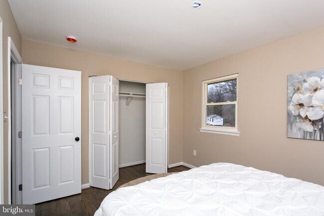 Building Photo - 5026 Preston Ln