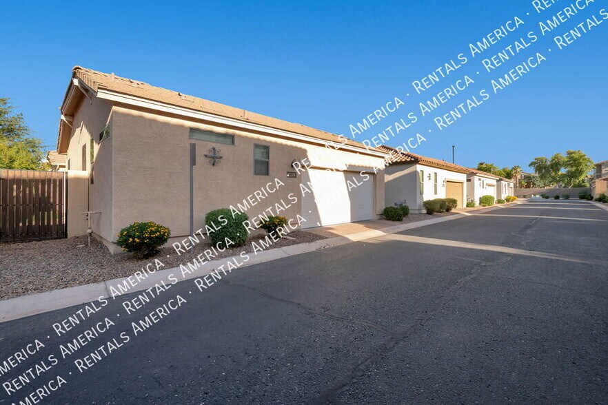 Building Photo - 3863 S Verbena Ave