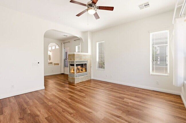 Building Photo - Encanterra Golf Community
