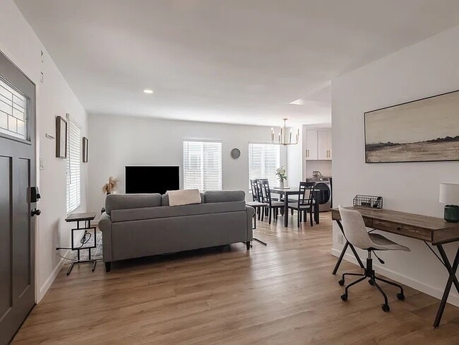 Building Photo - 15313 Avis Ave