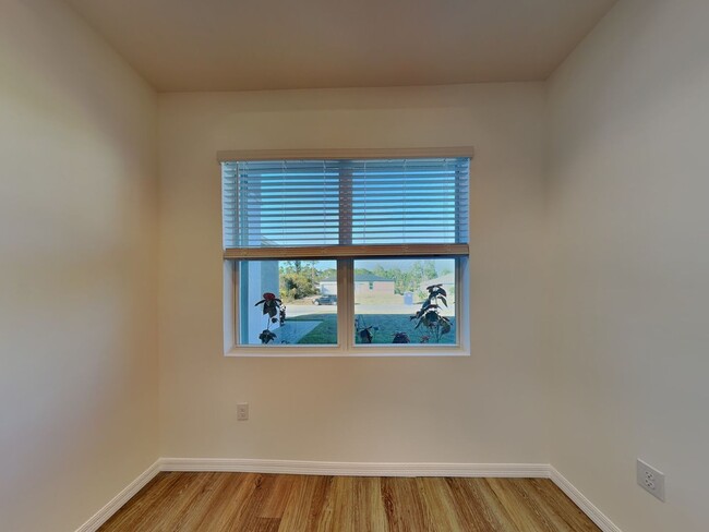 Building Photo - 23406 Racine Ave