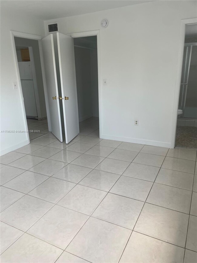 Building Photo - 200 Galen Dr