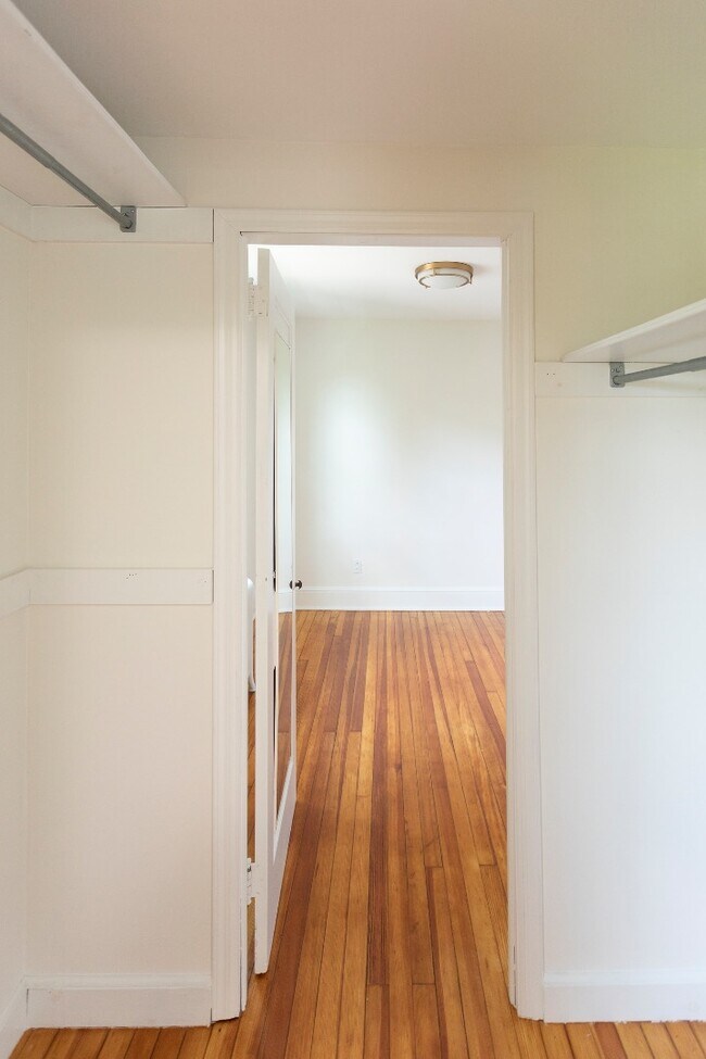 Building Photo - 444 St Davids Ave