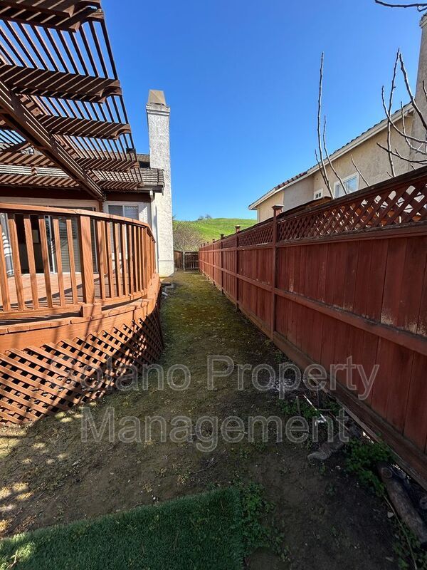 Building Photo - 1829 Nephi Dr