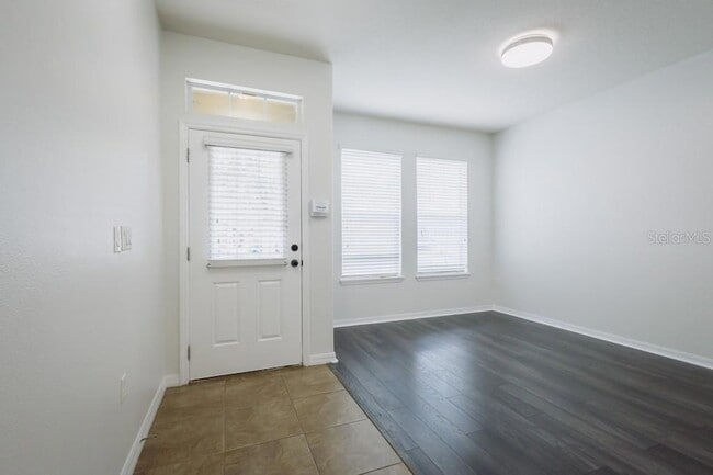 Building Photo - 7557 Azalea Cove Cir