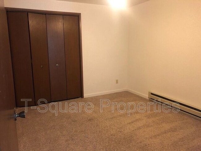 Building Photo - 7125 Rainier Dr