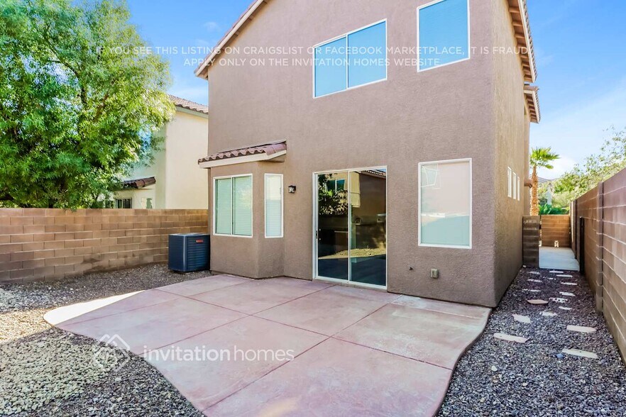 Building Photo - 6332 Sun Briar Ct