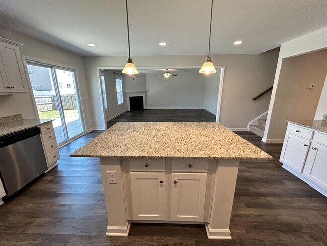 Building Photo - 144 Sunny Pt Lp