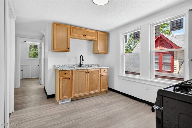 Building Photo - 2820 E 120th St