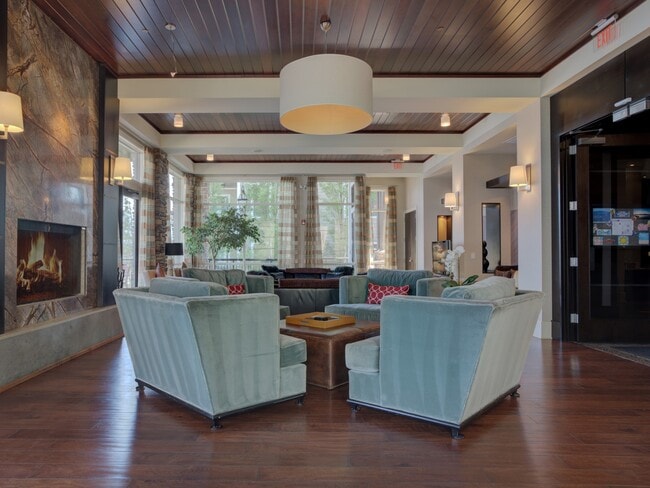 Waiting Area - 424 Sandpoint Ave