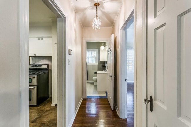 Building Photo - Ready for New Students- 2 Bed, 1 Bath Tudor Home Minutes from TCU- 76109