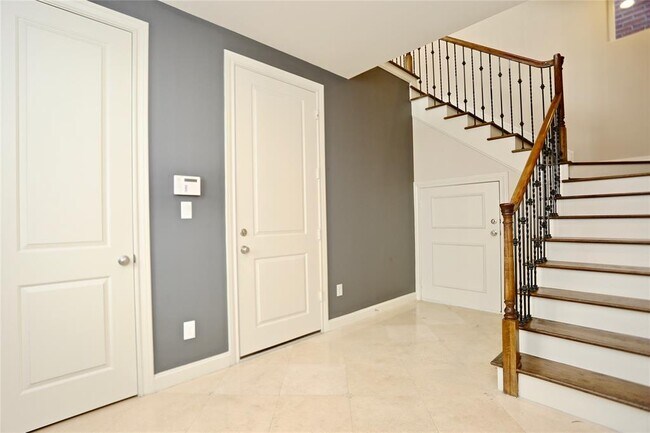 Building Photo - 3216 McKinney St