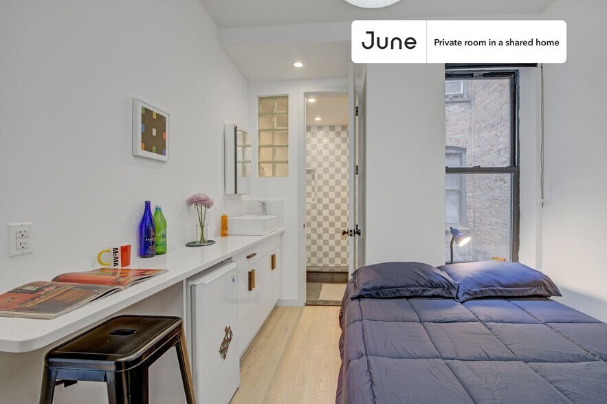 Building Photo - Chic ROOM at The Maison Suydam