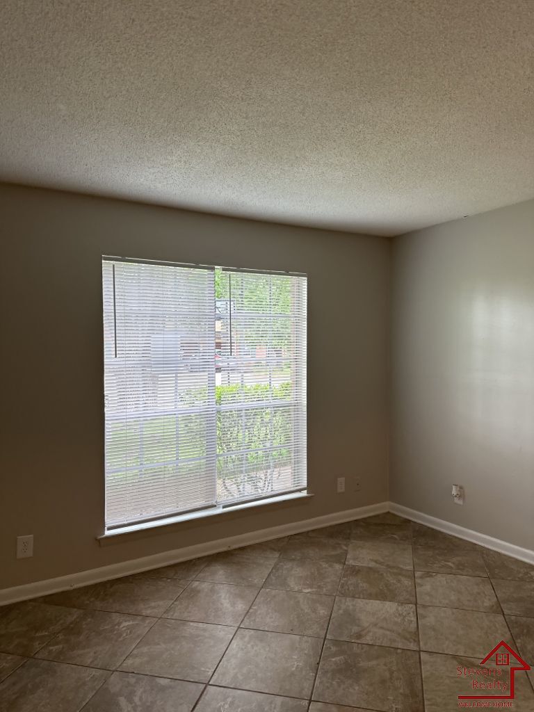 Building Photo - 4142 Willard Dr