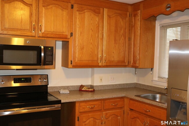 Building Photo - 69 Rentell Rd