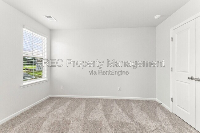 Building Photo - 123 Scout Dr