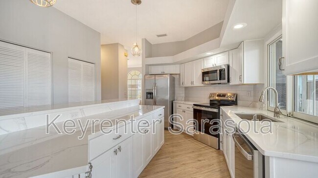 Building Photo - 4239 Balmoral Way