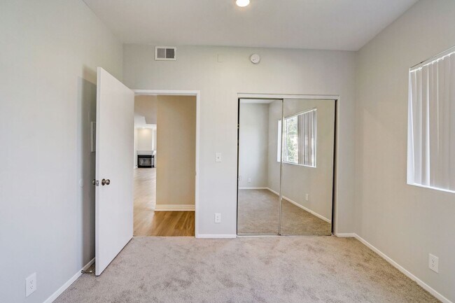 Building Photo - 16117S