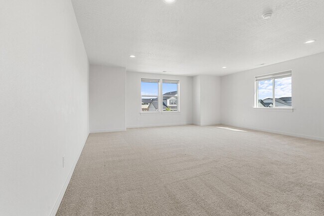 Building Photo - 3921 N Lynn St