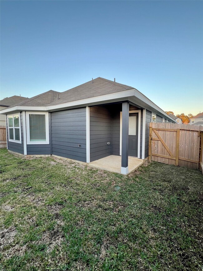 Building Photo - 13341 Burbot Dr