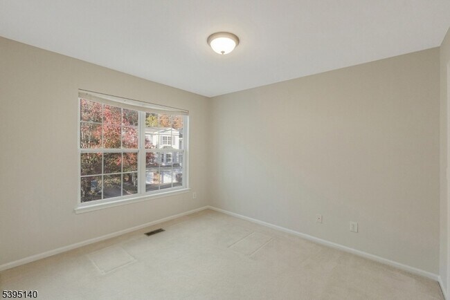 Building Photo - 105 Wallace Ct