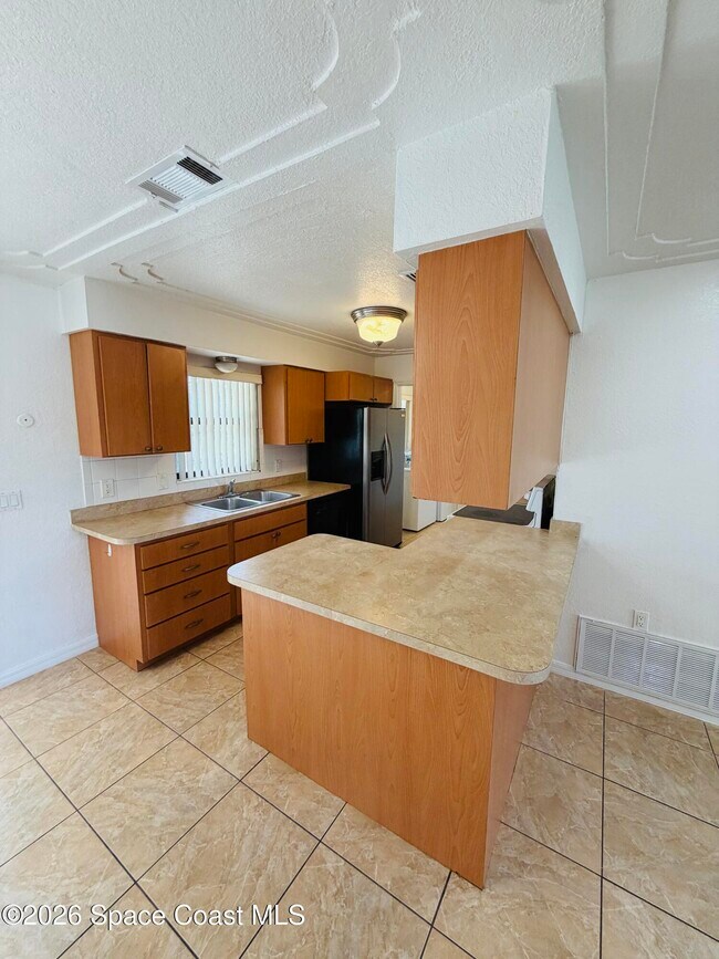 Building Photo - 981 Palmer St