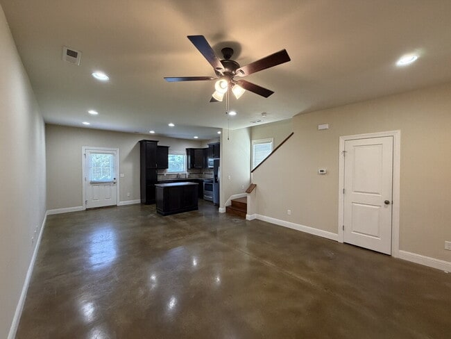 Building Photo - 3BD 2.5 BA FOR RENT IN COOPER SQUARE