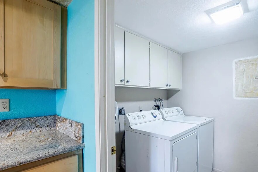 Laundry room - 35200 Cathedral Canyon Dr