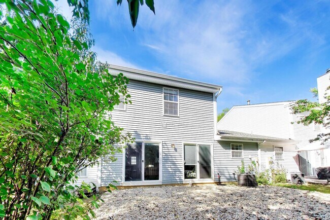 Building Photo - 505 Newbury Dr