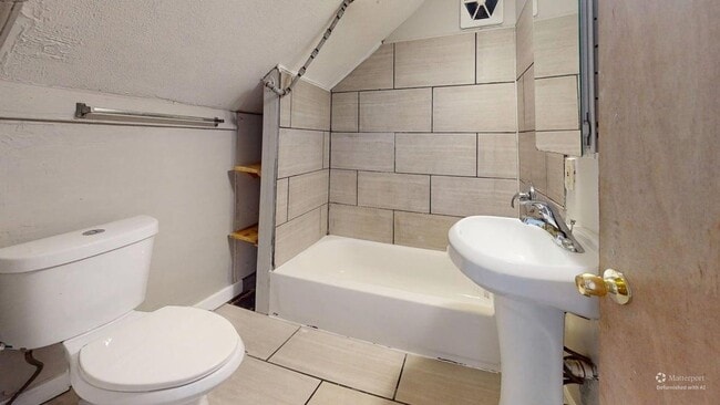 Building Photo - 3 Bedroom House - Old Brooklyn, Cleveland