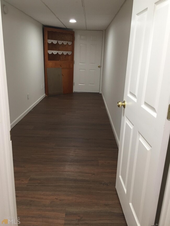 Building Photo - 653 Covecrest Dr
